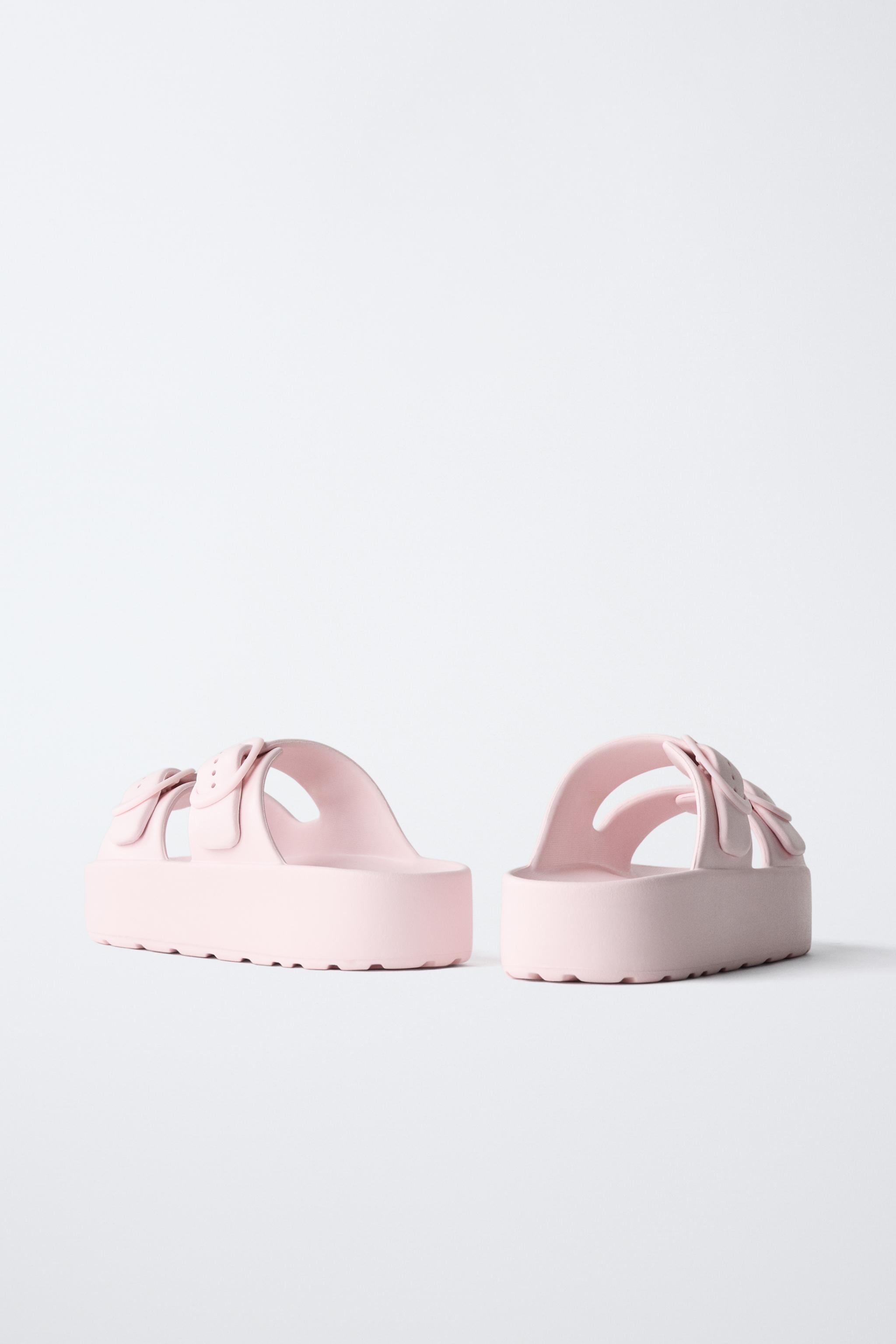 RUBBERIZED BUCKLED SANDALS